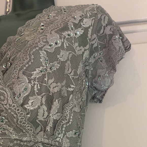 Grace Hill lace and beaded Dress - Picture 4 of 6